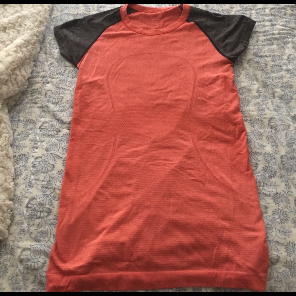 Lululemon swiftly tech short sleeve crew