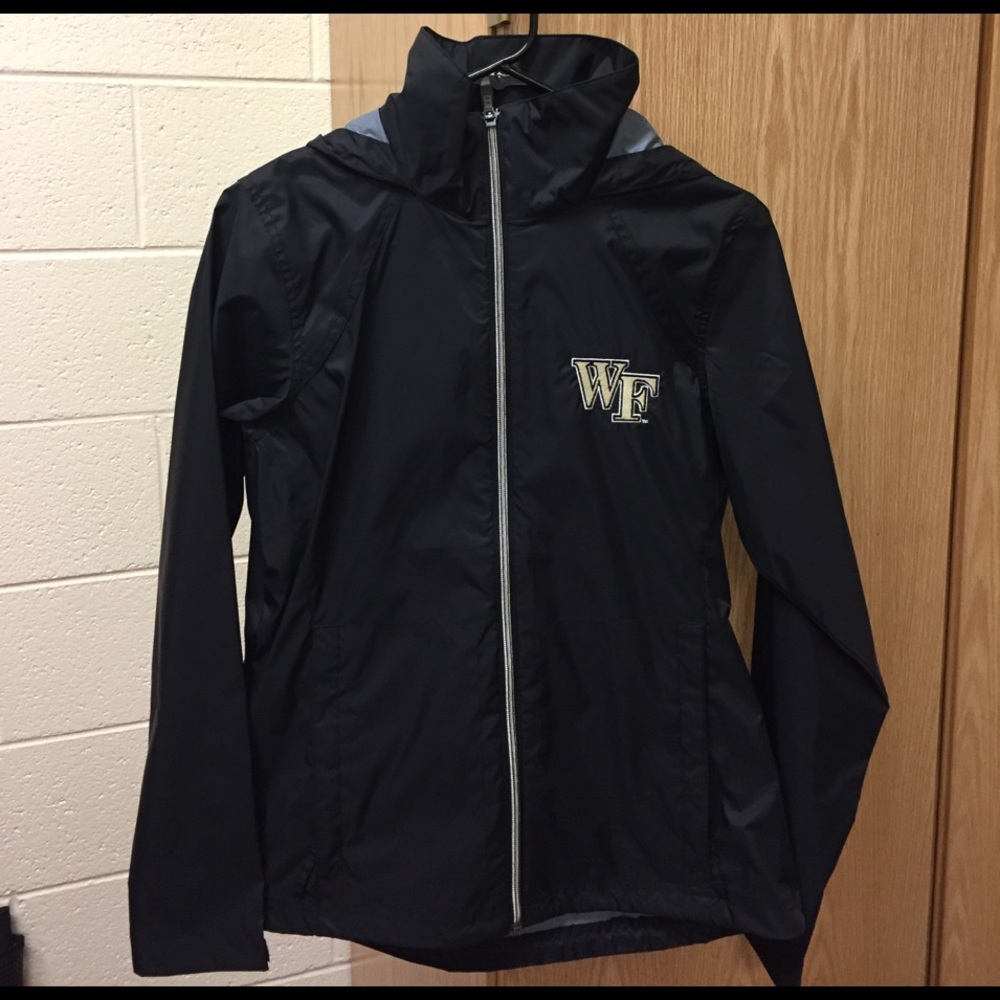 Columbia Wake Forest Lightweight Windbreaker