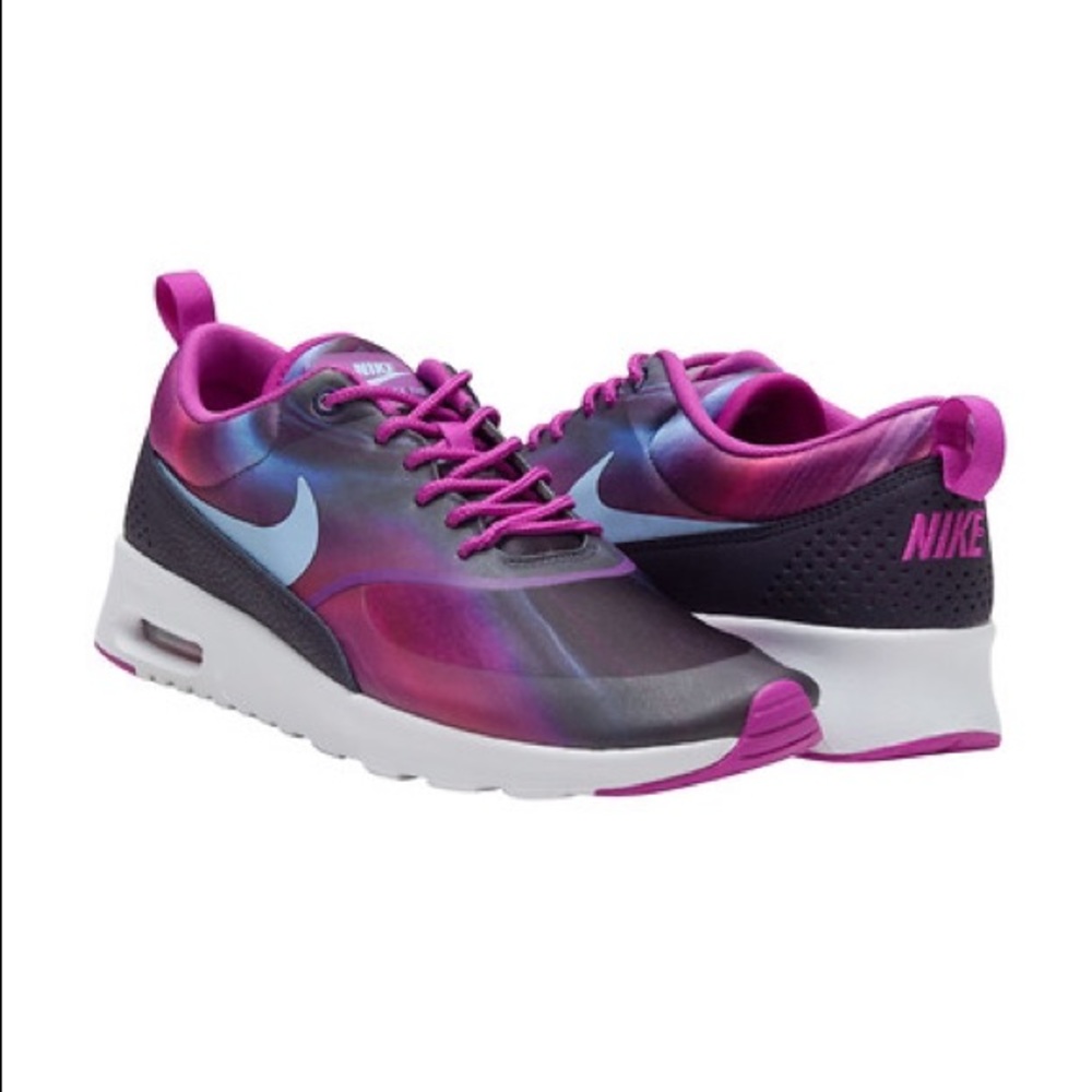 Very Cute Nike Air Max Thea Print Sneakers 👟