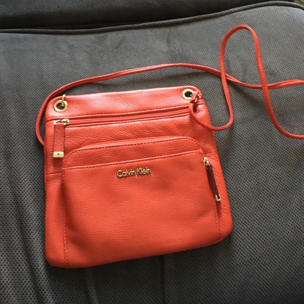 NWOT Calvin Klein cross body
