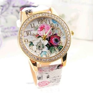 Floral design graphic watch