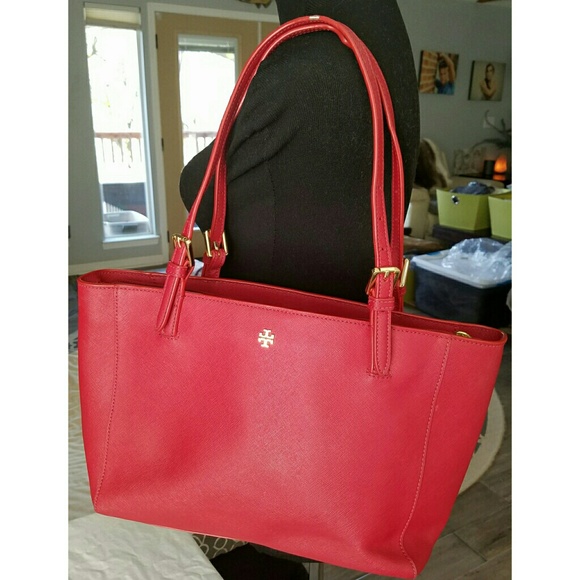 Tory Burch Handbags - 💚💚 SOLD 💚💚 Tory Burch Small York Tote Bag red