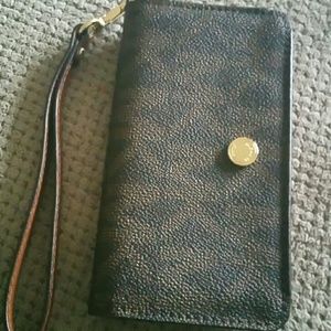Michael Kors phone holder /wallet/wristlet