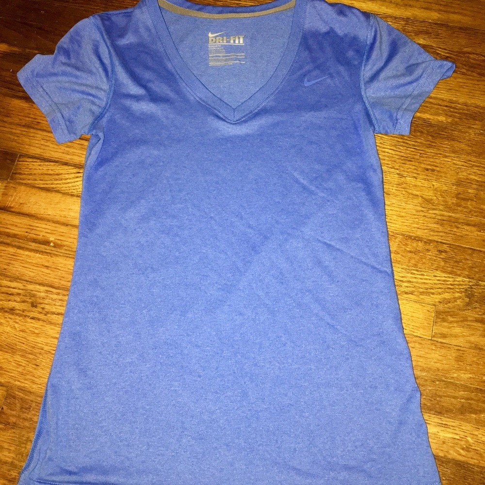 NWOT Nike Tee