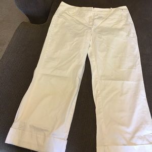 NWOT New York & Company White Capris size 6
