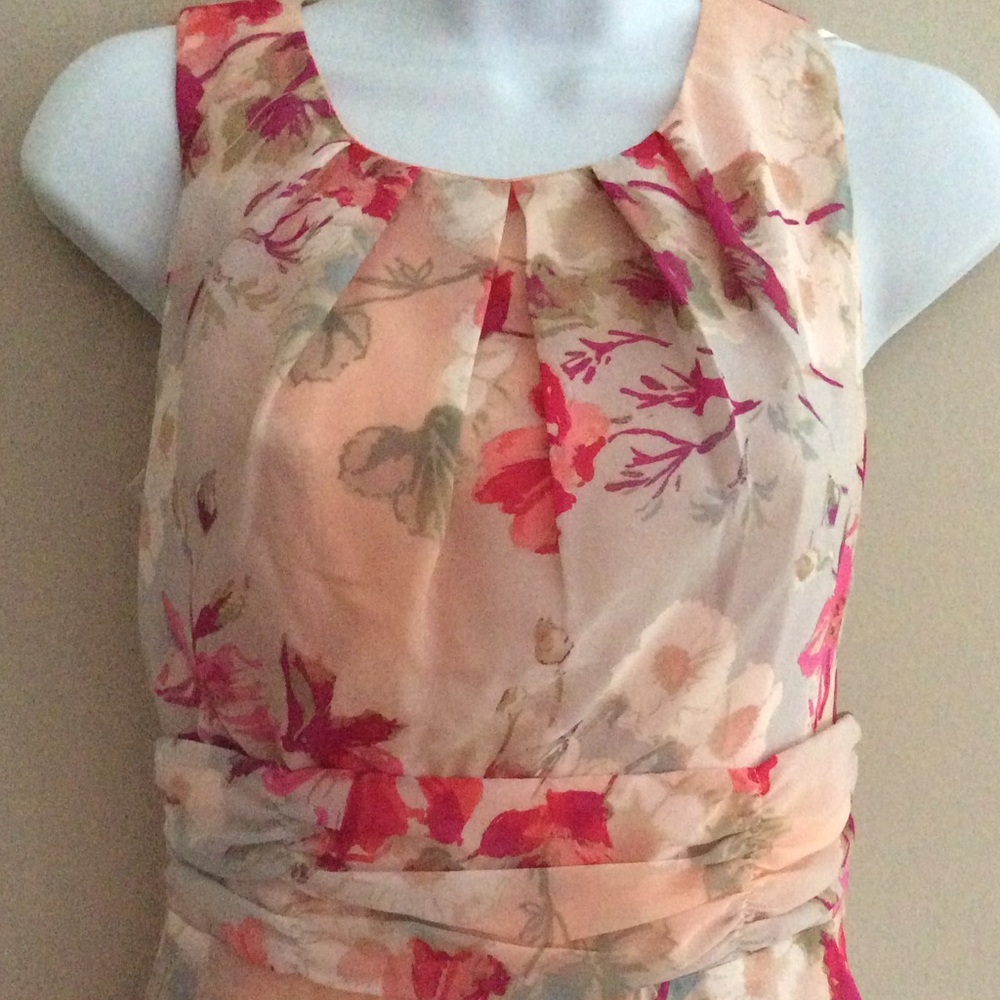 Floral Midi Dress 🌺 - Picture 2 of 2