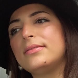 Meet your Posher, Rajae