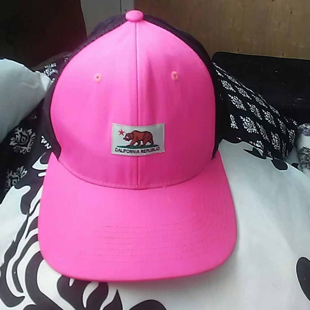 Cali bear trucker hat
