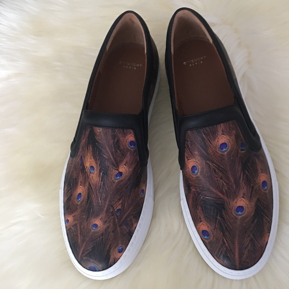Givenchy women printed loafers