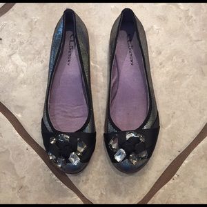 Chinese Laundry Silver Gemstone Flats  -Sz 8.