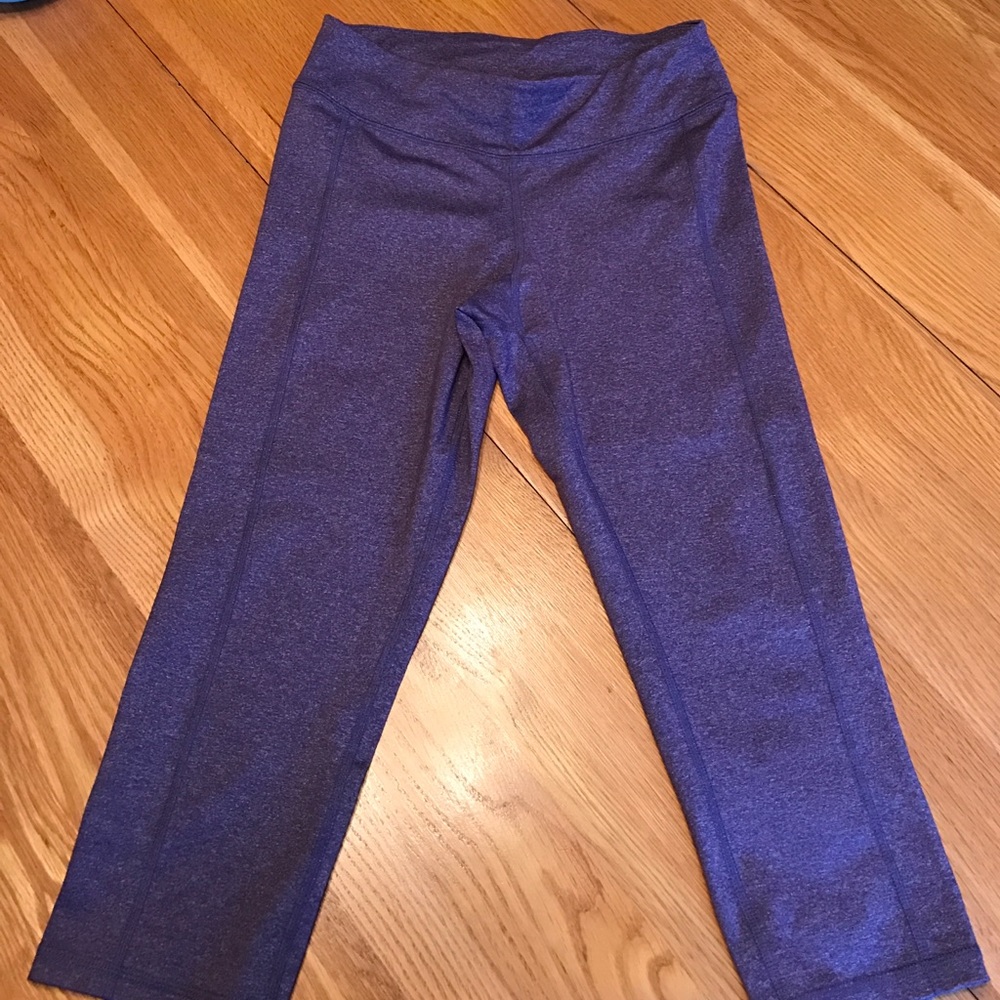 Old Navy cropped leggings Small