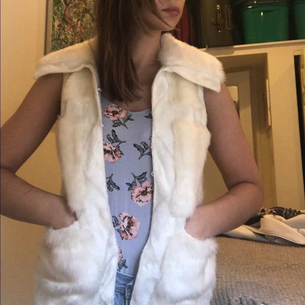 LUX RACHEL ZOE IVORY VEST - Picture 2 of 3