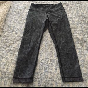 Lululemon cropped running pants
