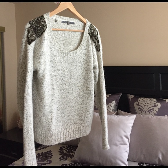 Guess Size M Sweater - Picture 2 of 4