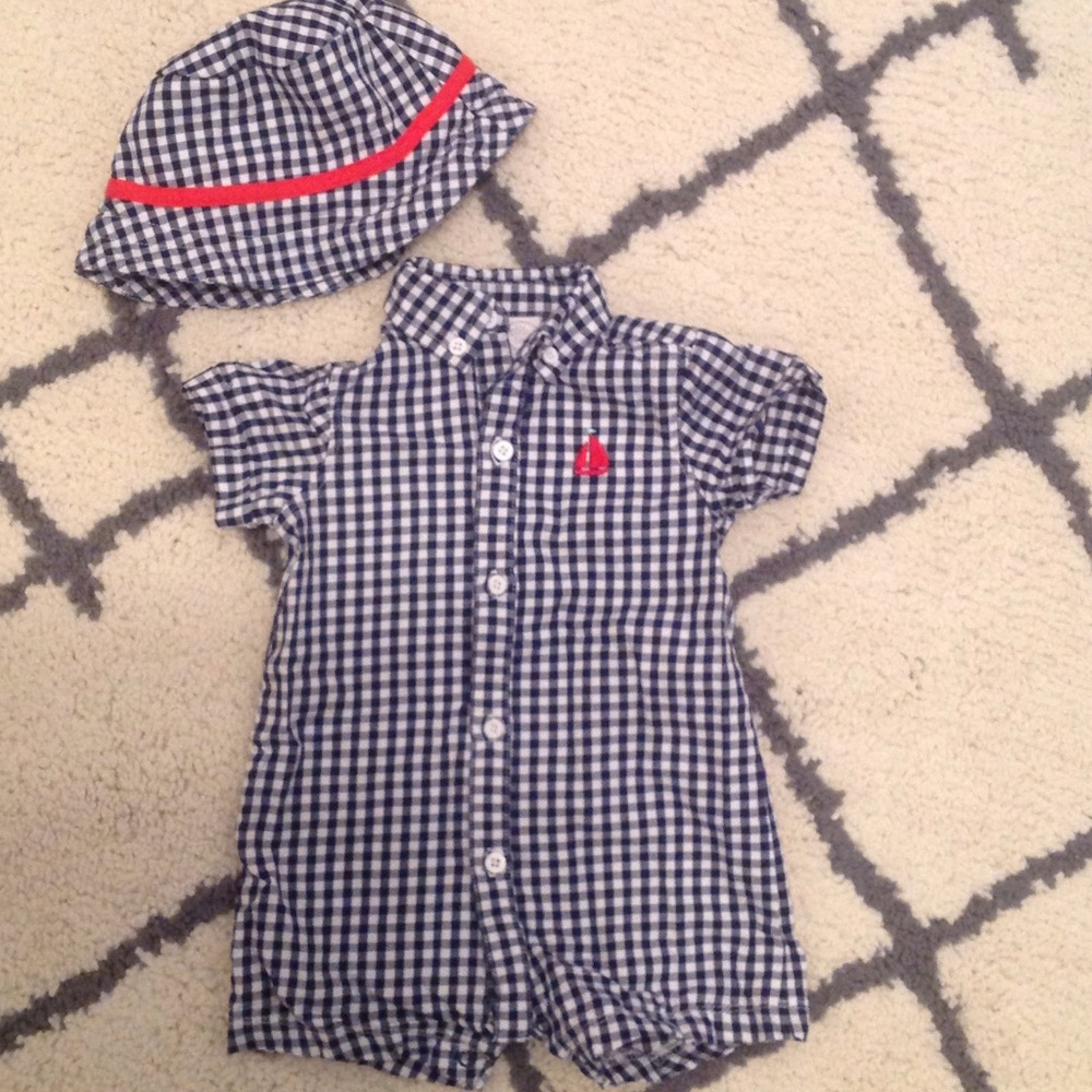 Checkered onesie with matching hat