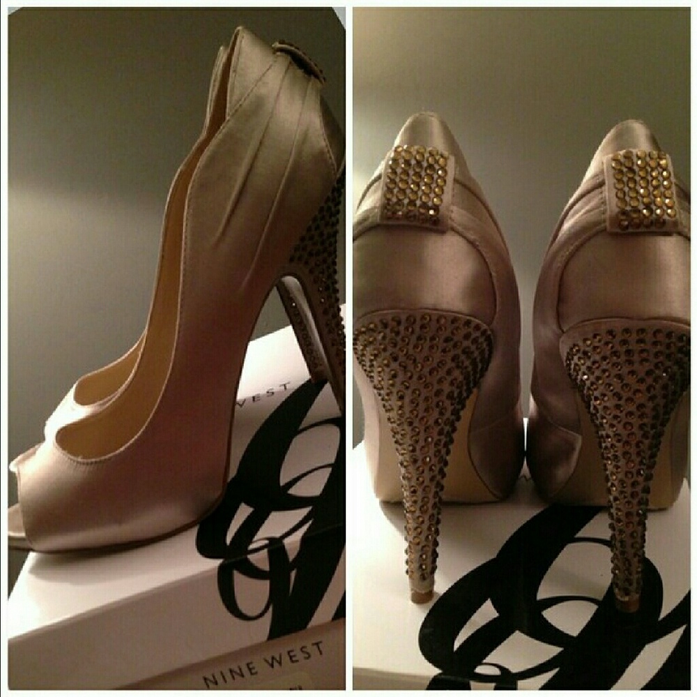NINE WEST Peep Toe Gold Rhinestone Heels 7.5