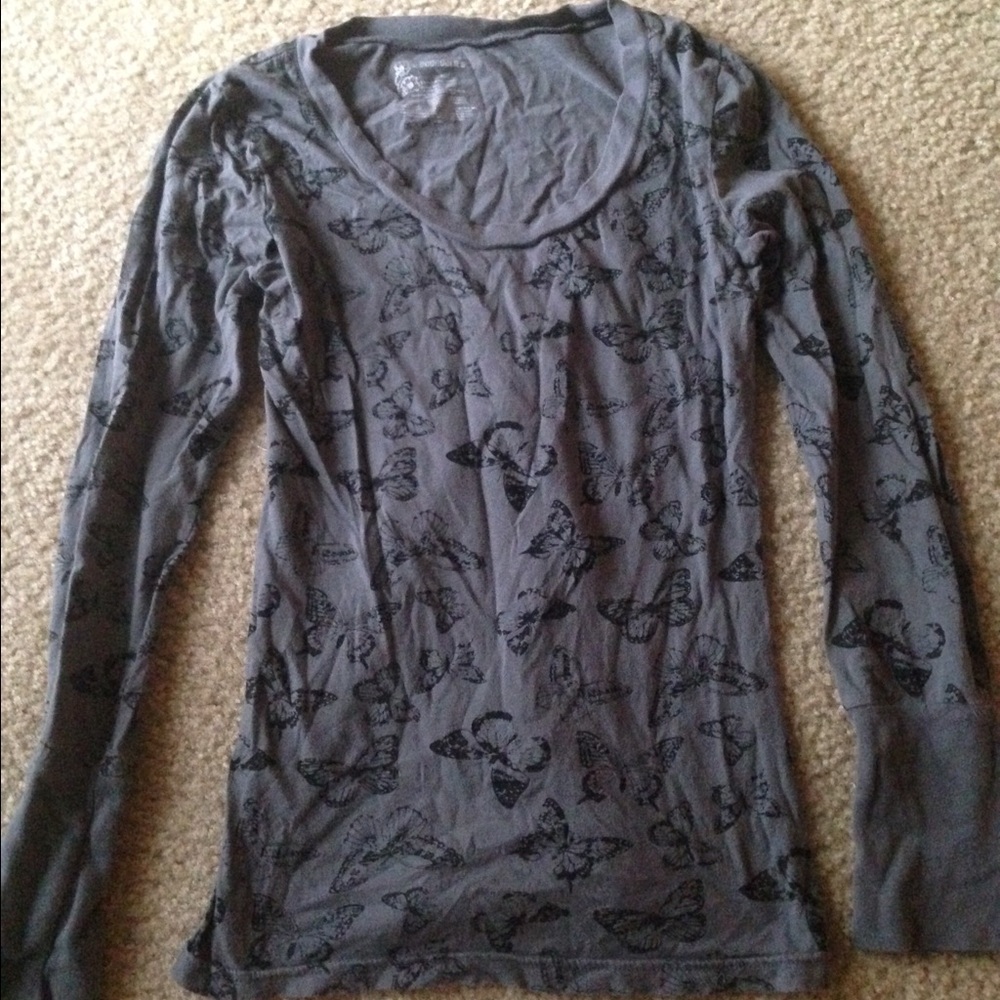 LAST CHANCE! Butterfly top. No Boundaries.