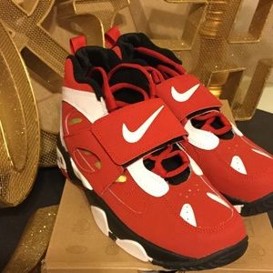 Kids size 5.5 Nike Air Diamond Turf (Deion Sanders