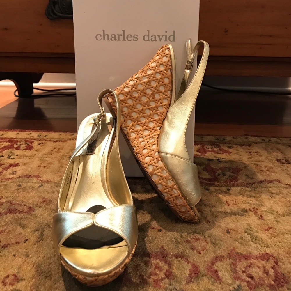 Gold wedges