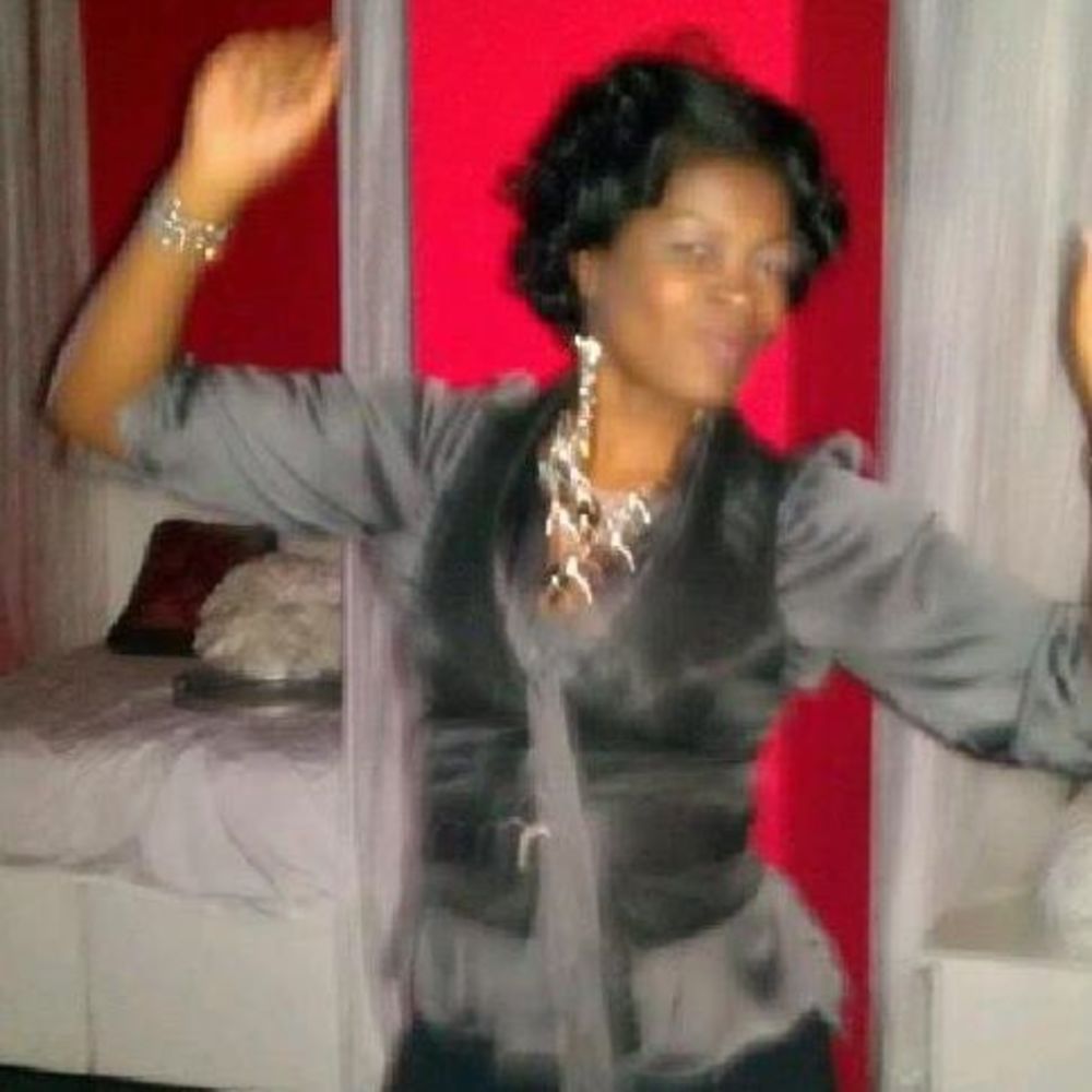 Meet your Posher, Angela