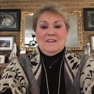 Meet your Posher, Dena