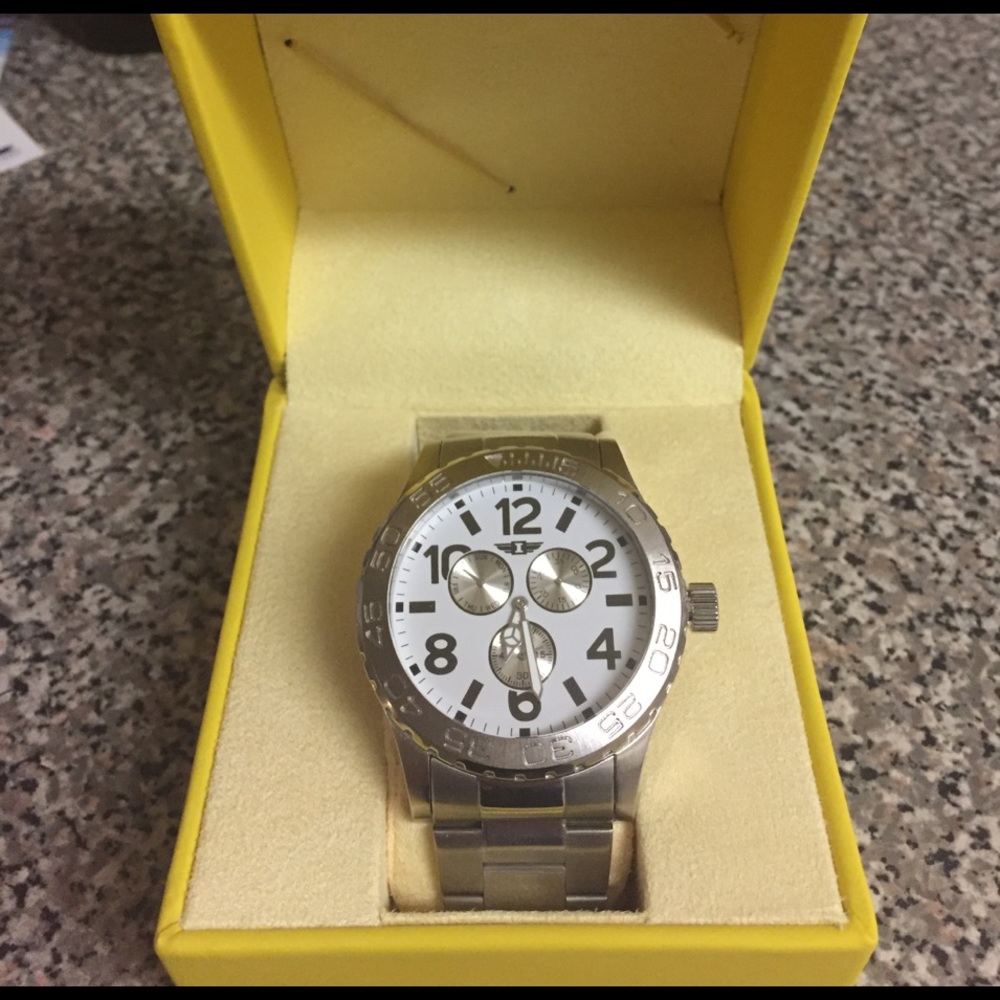 Invicta IB41704
