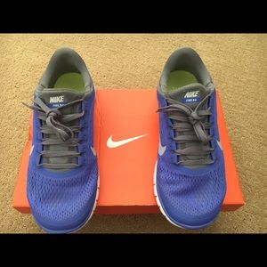 Nike Free 3.0 V5 size 8.5