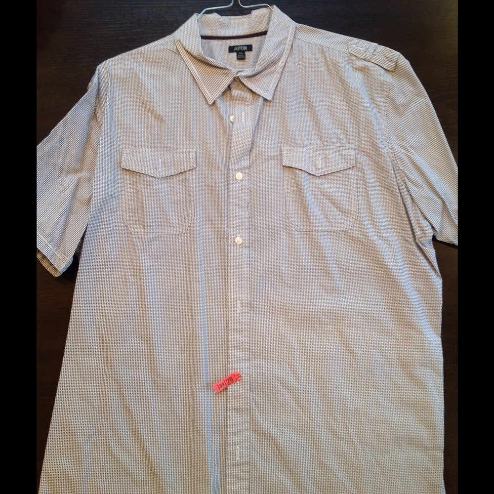 Short sleeve black and white dress shirt by Apt. 9