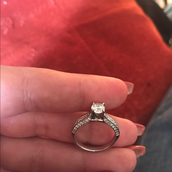 Engagement/wedding ring/band set - Picture 2 of 7