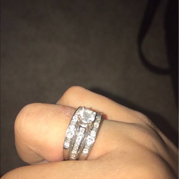 Engagement/wedding ring/band set - Picture 5 of 7