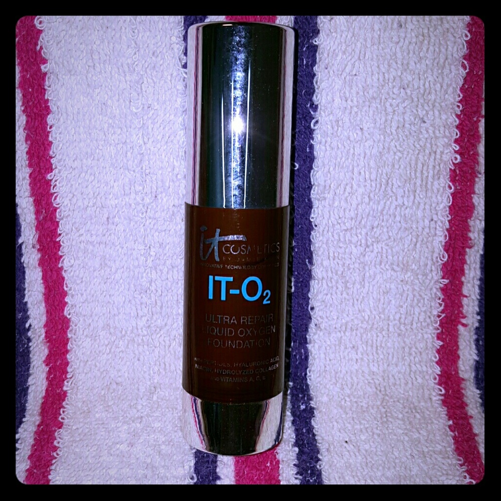 It Cosmetics - Ultra Repair Oxygen Foundation
