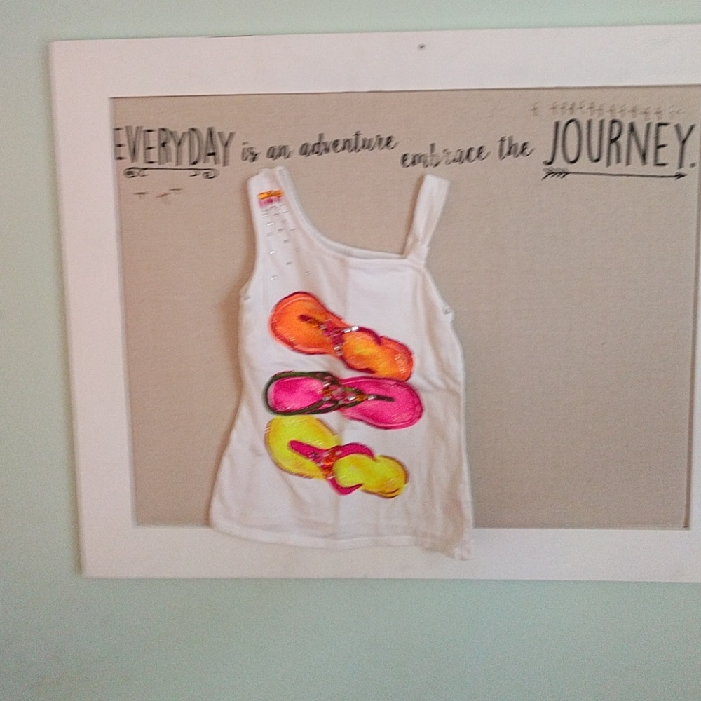 Cute sparkly tank top with a flip-flop design