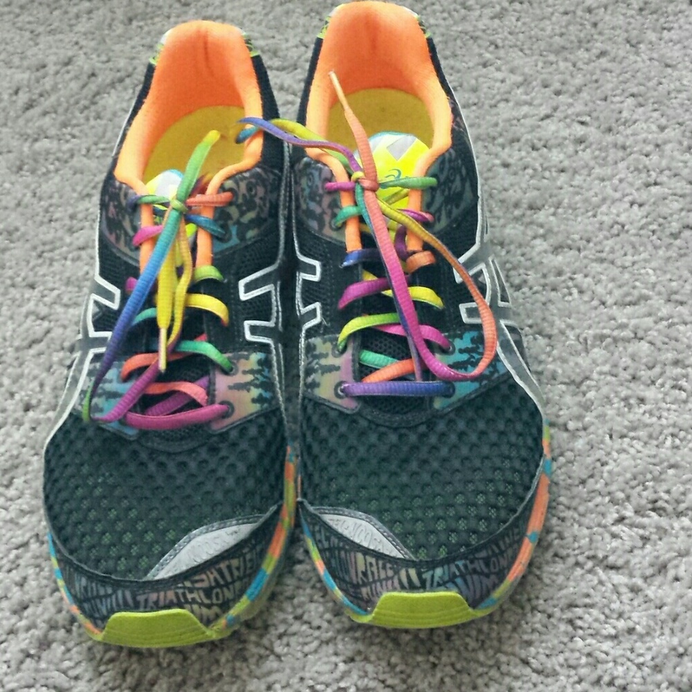 A very comfortable pair of Asics tennis shoes!