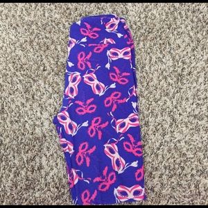 ***24 hour sale*** OS LuLaRoe *masks* Leggings