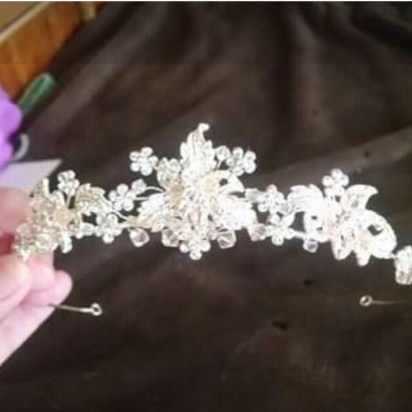 Davids Bridal Tiara. Champange and Ivory - Picture 4 of 8