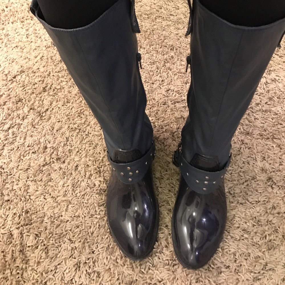 Studded cowgirl rain boots ☔️