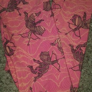 Lularoe tc cupid valentine leggings