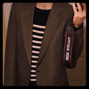 Like new Burberry 40 / 42 R Blazer