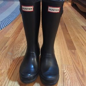 GIRLS HUNTER BLACK BOOTS