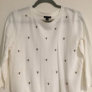 **CLOSET CLEAROUT**Adorable Ann Taylor bee sweater