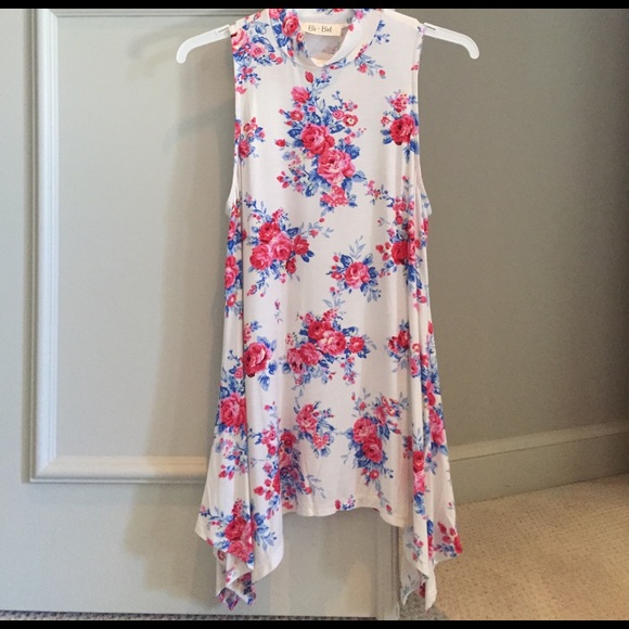 🆑 Made in USA Floral Tank - Picture 2 of 4