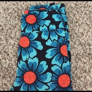 ***24 hour sale*** OS LuLaRoe Leggings