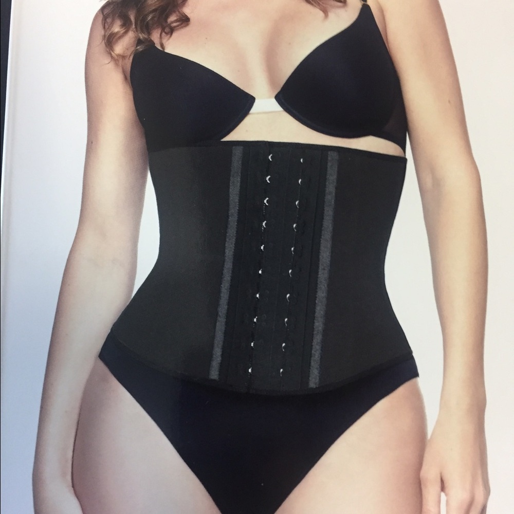 New black waist trainer, never worm. Xxs