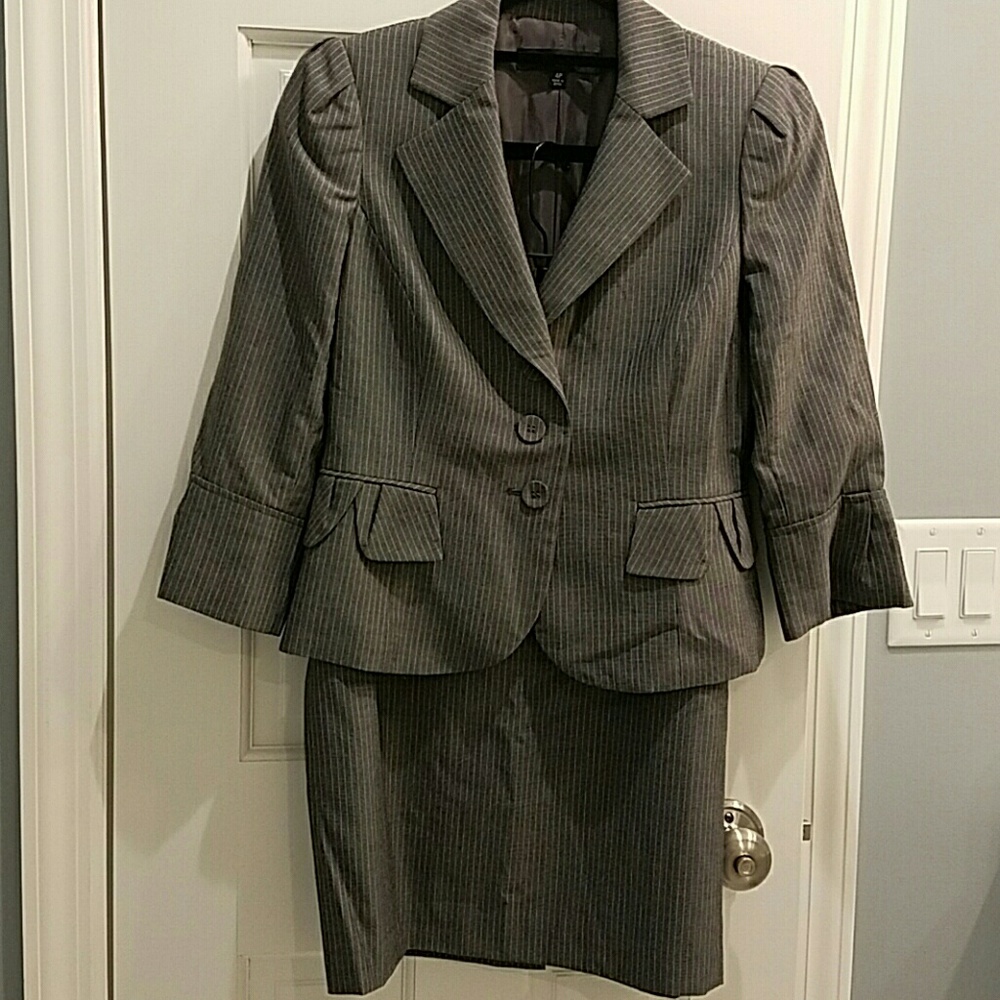 Nine West 2 piece suit 4P