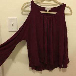 Burgundy/Maroon NYTT Cold Shoulder Top