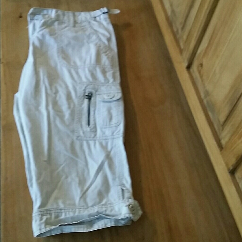 Aeropostle off white cargo capris