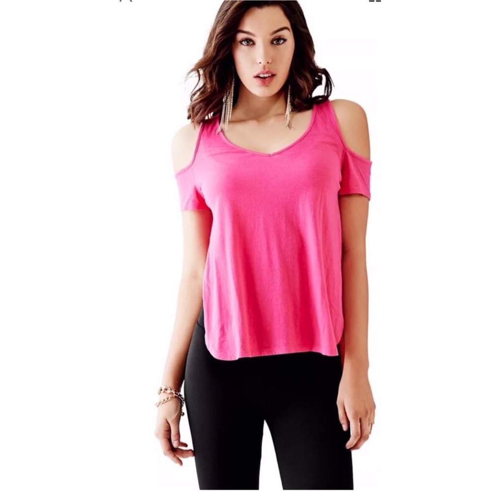 DONATED BNWT Guess Cold Shoulder Side Split Tee