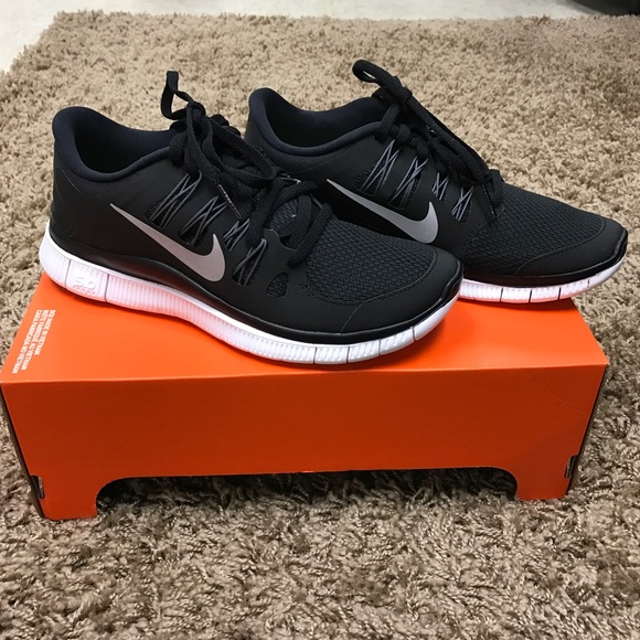 Last pair! NWT Nike Free 5.0+ Sneakers - Picture 3 of 5