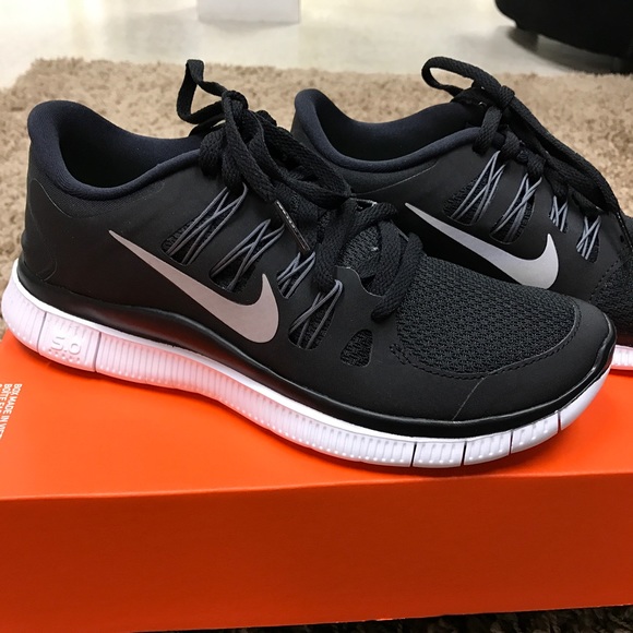Last pair! NWT Nike Free 5.0+ Sneakers - Picture 2 of 5