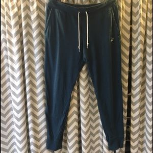 Excellent condition Nike sweatpants.  Size Large